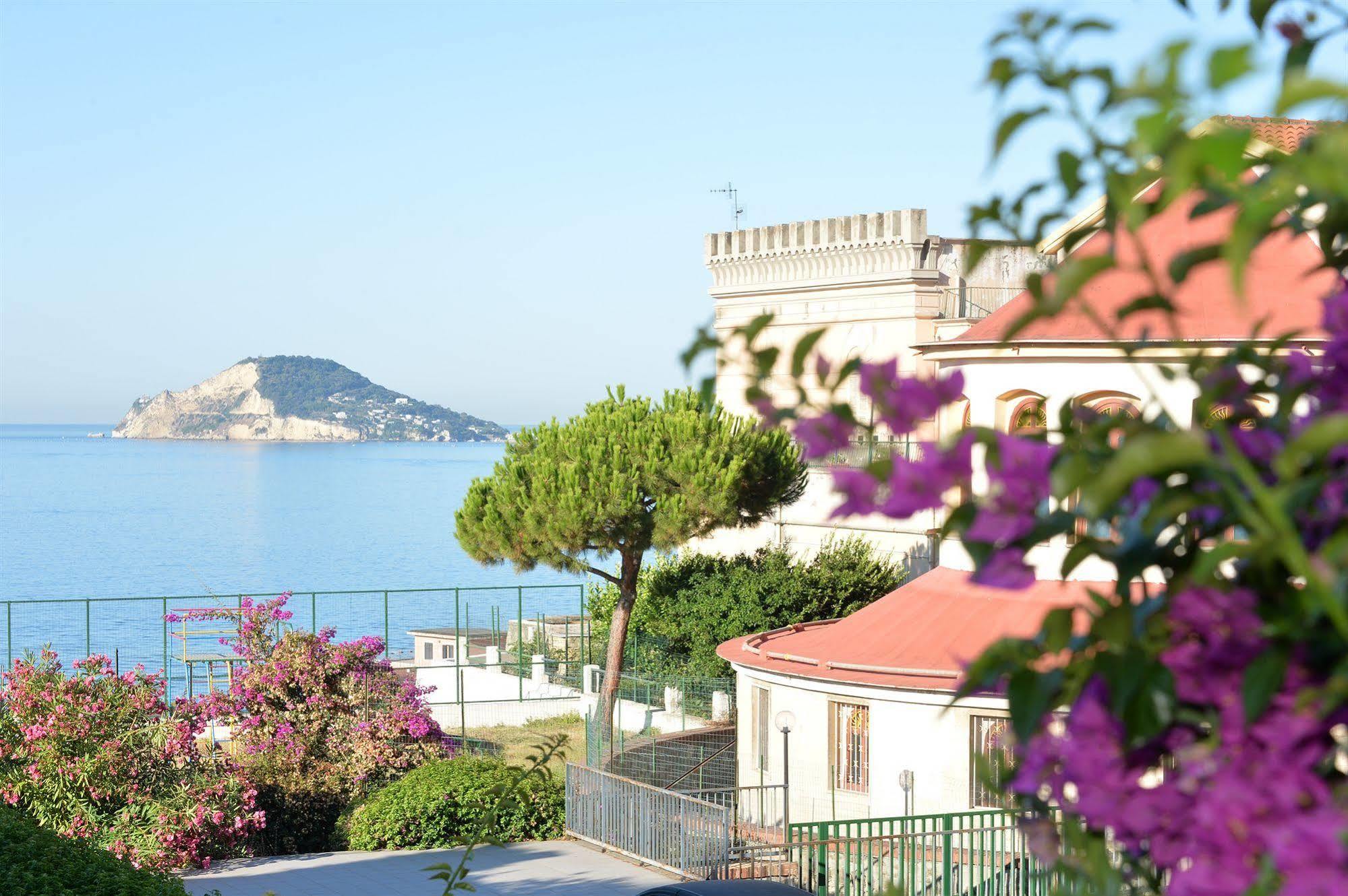 Miramare Residence Pozzuoli Exterior photo